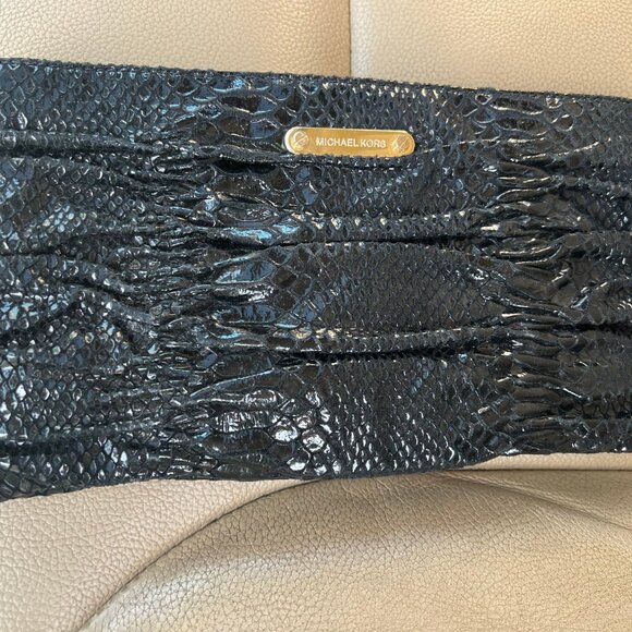 Michael Kors Grace Envelope Clutch - Like New - Picture 1 of 10